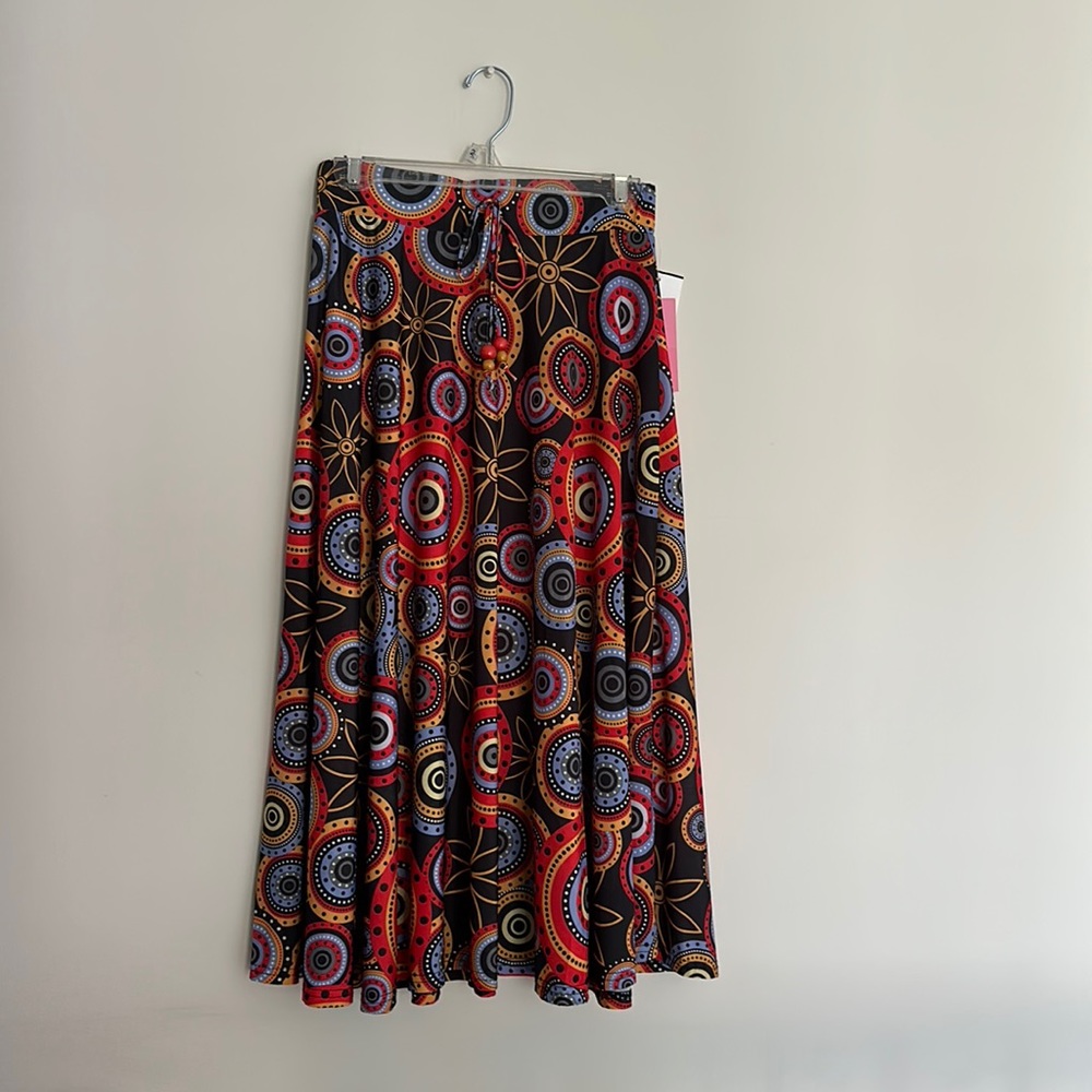 NEW! Colorful Skirt.
